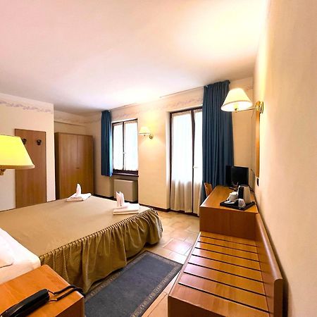 Hotel Susa Bagian luar foto
