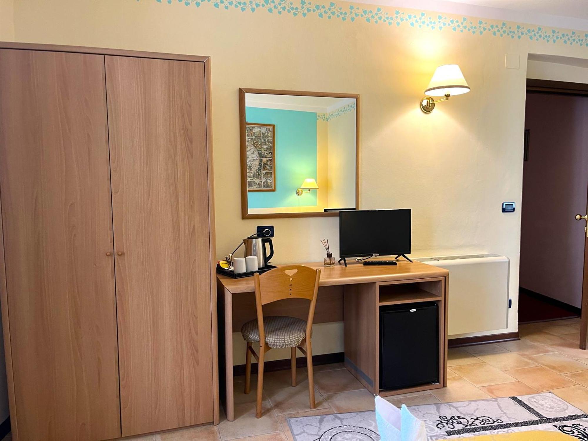 Hotel Susa Bagian luar foto