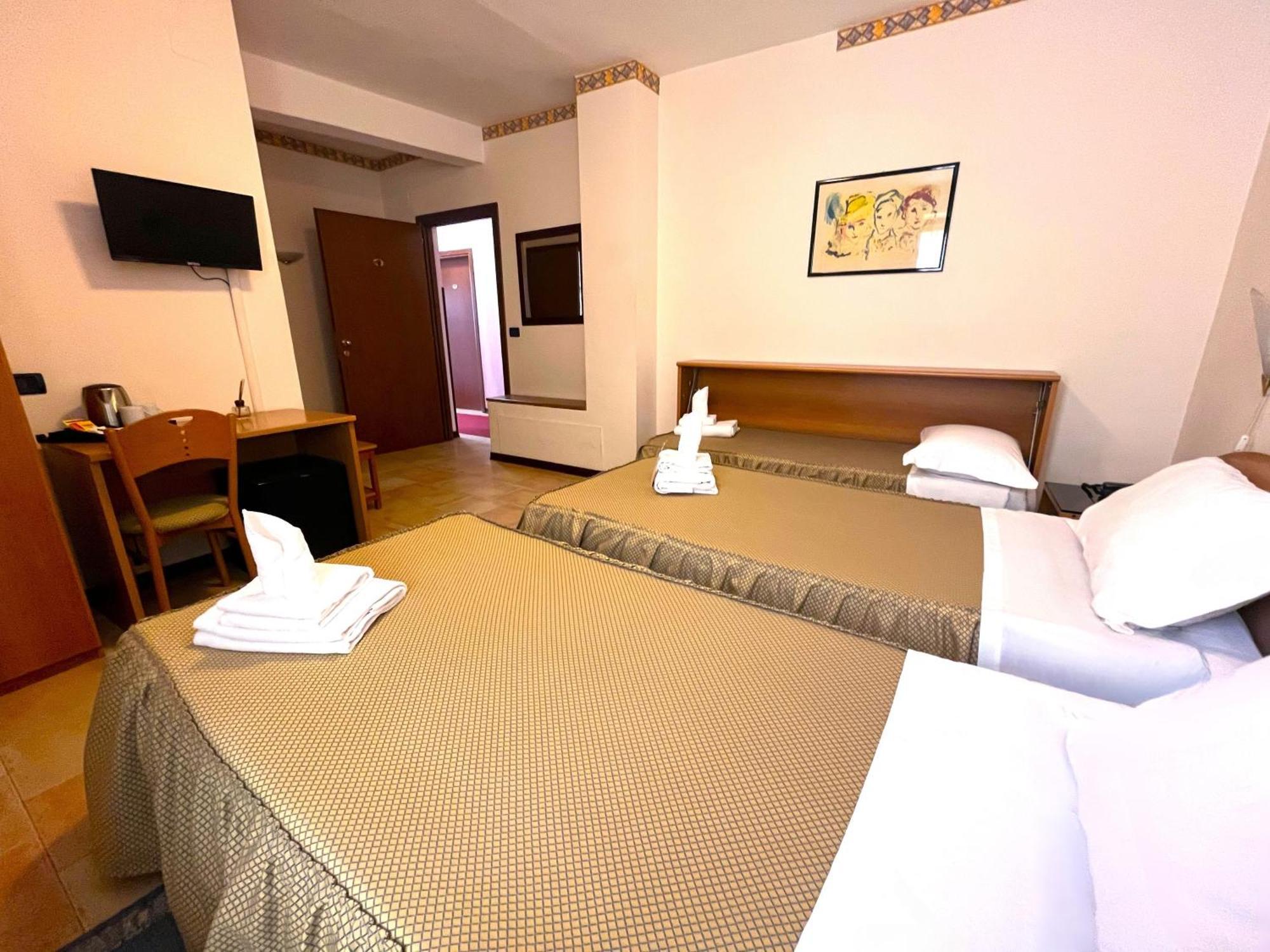 Hotel Susa Bagian luar foto